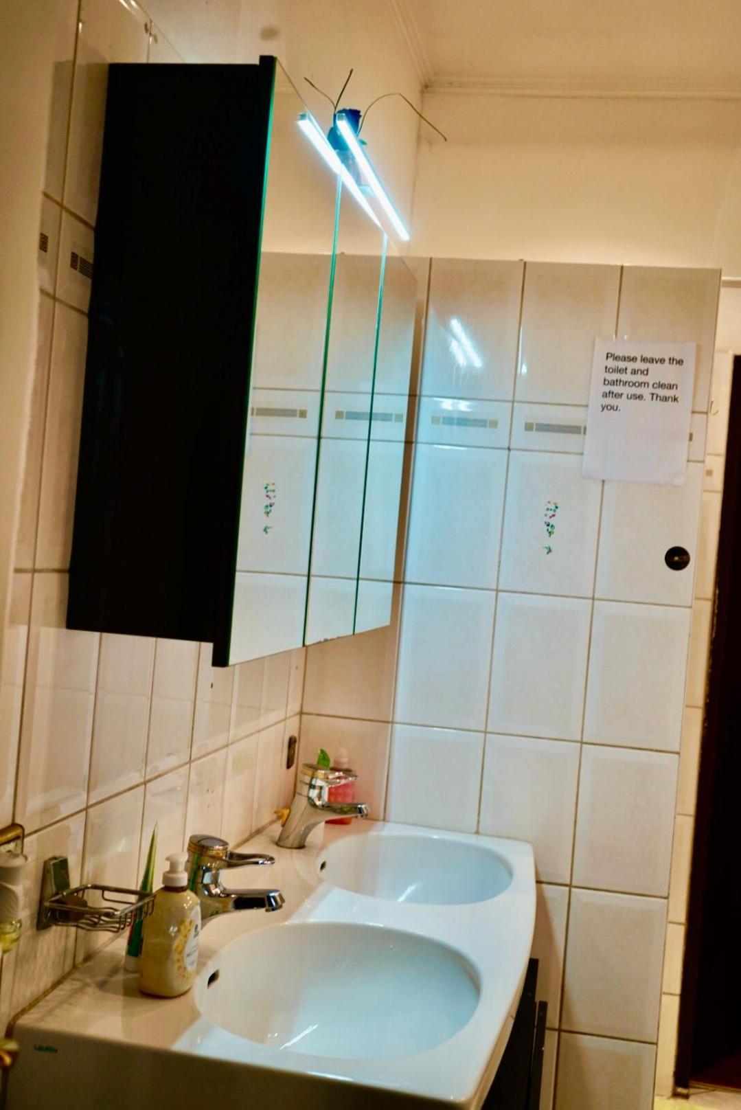 Schoepfwerk Hostel 10 Wien Eksteriør bilde